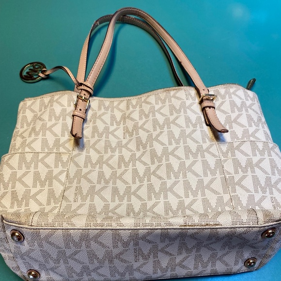 Michael Kors Handbags - Michael Kors Jet Set Signature Monogram Tote - Vanilla/White